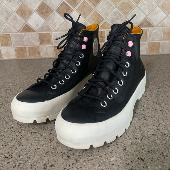 Converse Women’s Chuck Taylor All Star Black Lugged Winter High Goretex Size 9 - Picture 1 of 11
